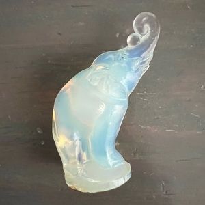 Sabino Opalescent Crystal Elephant Sculpture Rare Vintage Circa 1920’s.